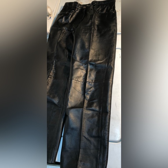 Straight cut, very narrow leather pants - Picture 2 of 8